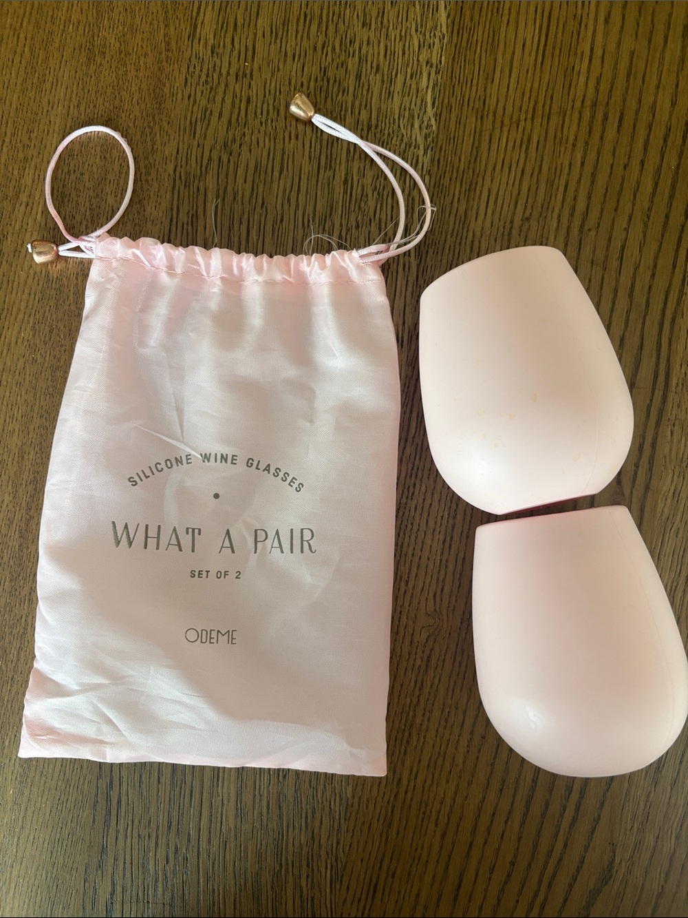 $3💕 Odeme Silicone Wine Glasses in Pale Pink - Set of 2 with Branded Pouch
